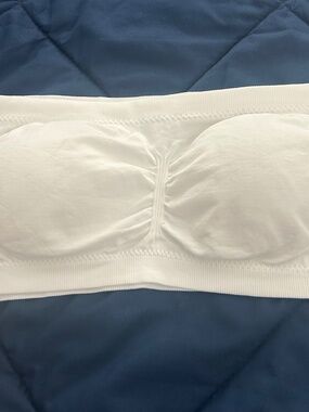 Ladies strapless bra